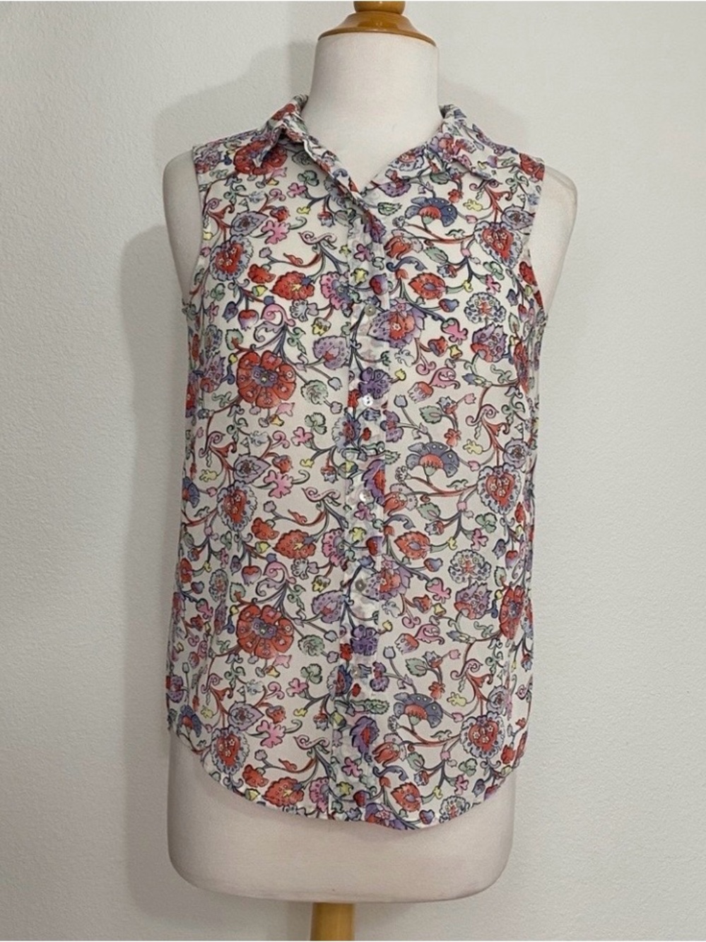 3/$25 H&M Womens White Multicolor Paisley Floral Button Sleeveless Blouse Size 2